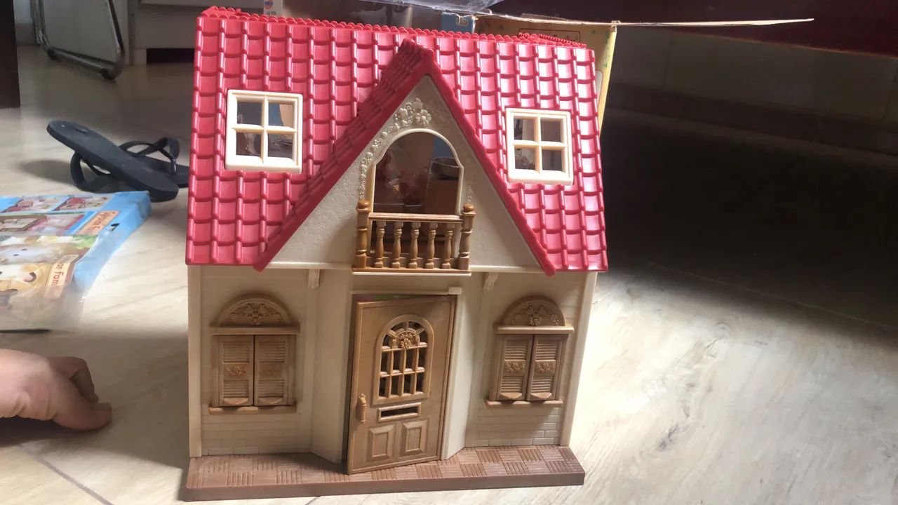 Sylvanian Families Minha Primeira Casa (BEM CONSERVADA)