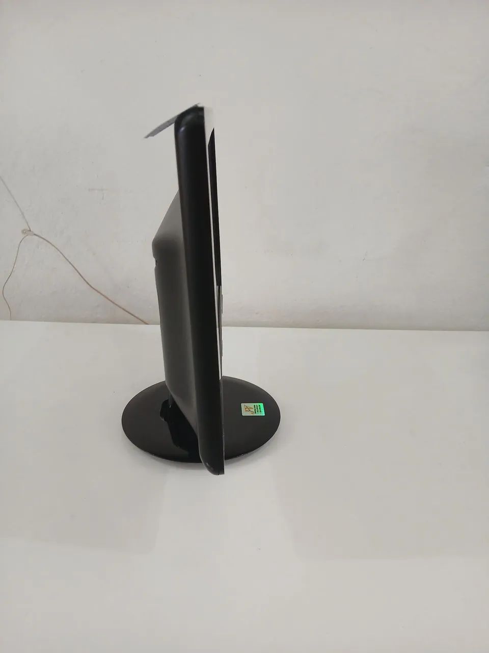 Monitor Philips 16" polegadas/ LED/ impecável/ com cabos e garantia  - Foto 3