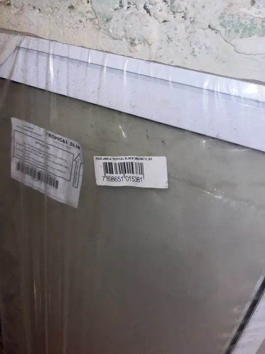 Janela nova 80x80 lacrada  - Foto 2