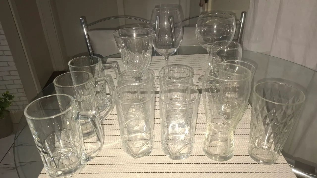 Taças e copos de vidros