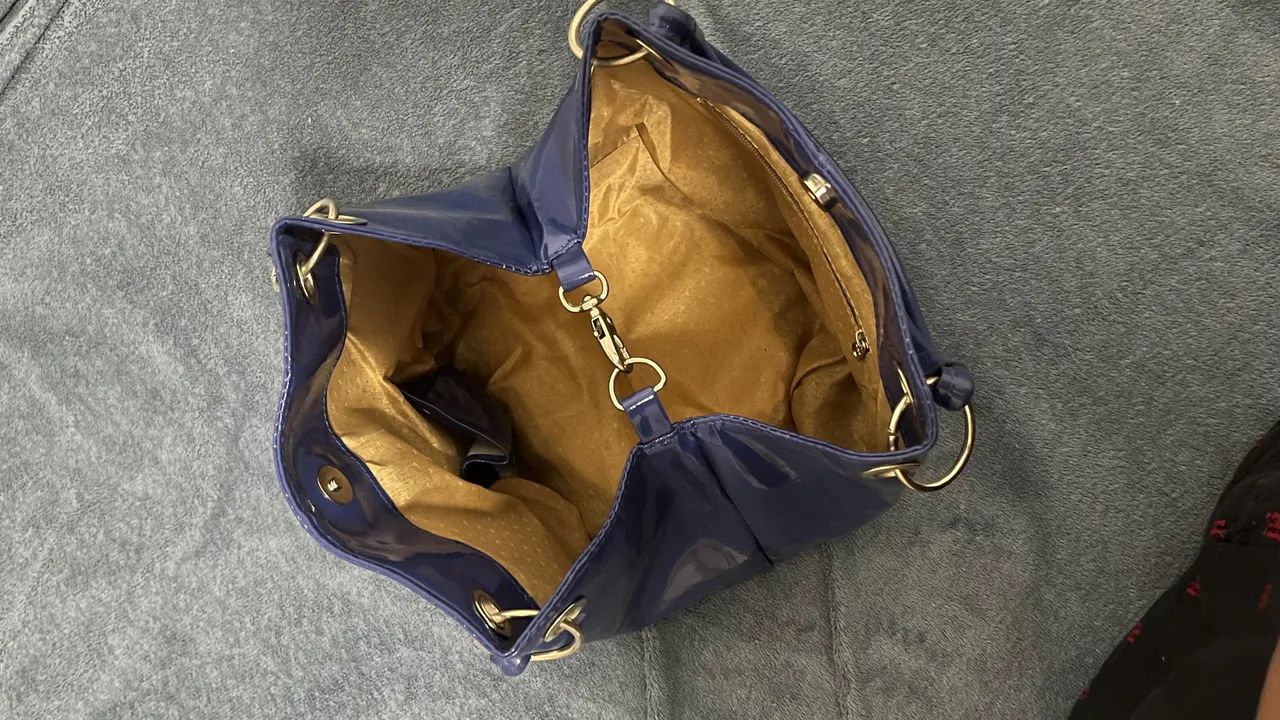 Bolsa em vinil azul - Foto 2