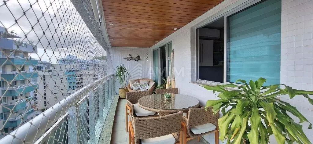 Apartamento de 3 quartos, 1 suíte, 2 vagas e varanda gourmet, dep. completa, lazer - em Ic
