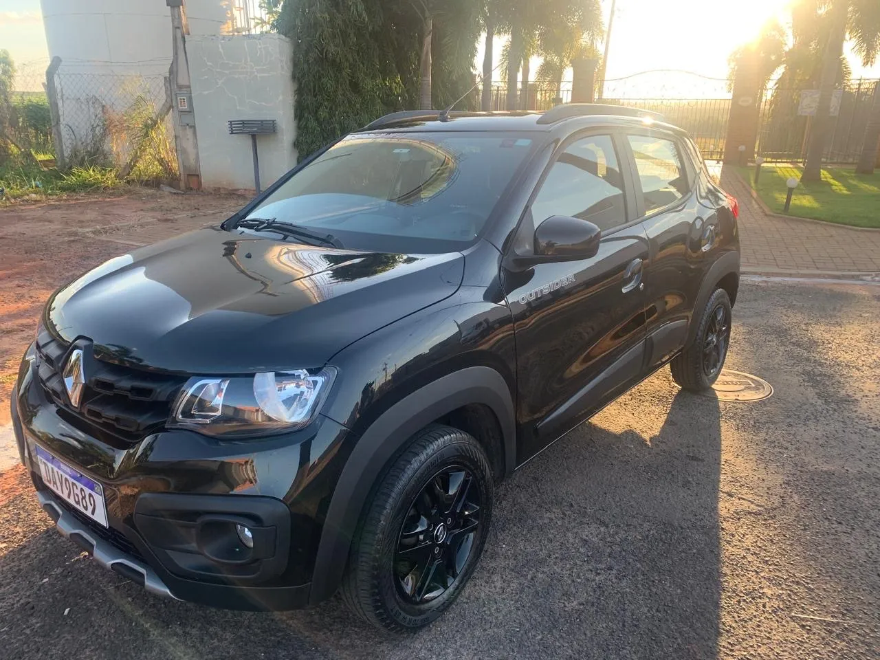 Kwid Outsider