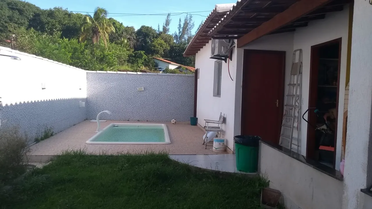 Oportunidade casa com piscina com três quartos - perto comercio-Saquarema