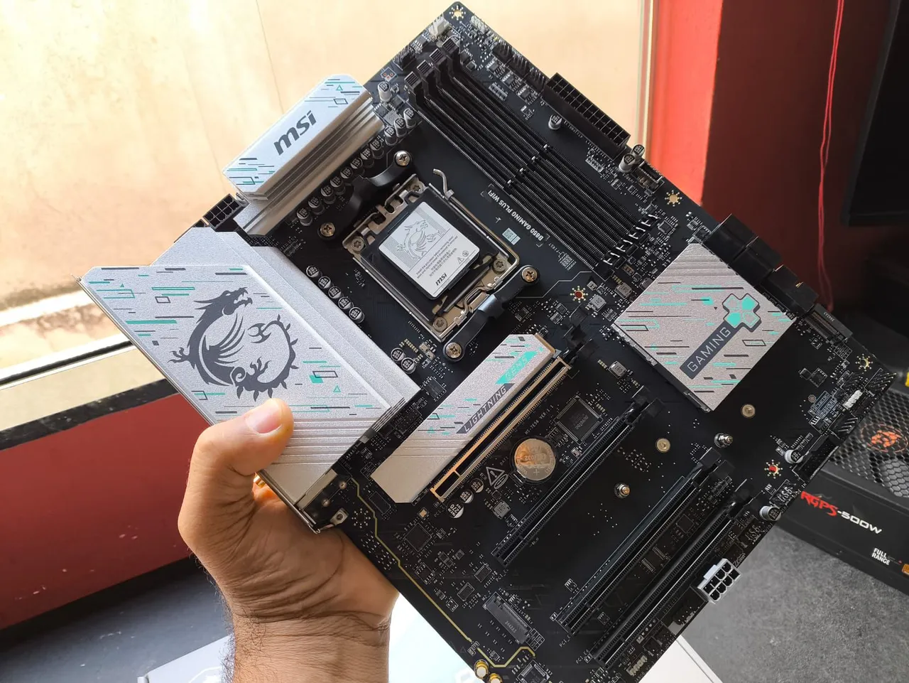RYZEN 9 9900X3D B850 32GB RAM