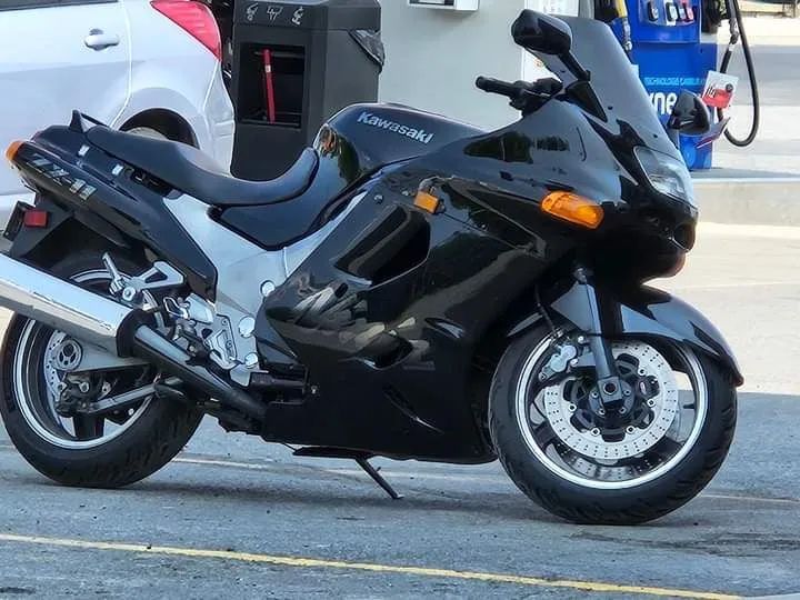 Kawasaki Zx-11 1100cc 1996 - 1439315985 | OLX