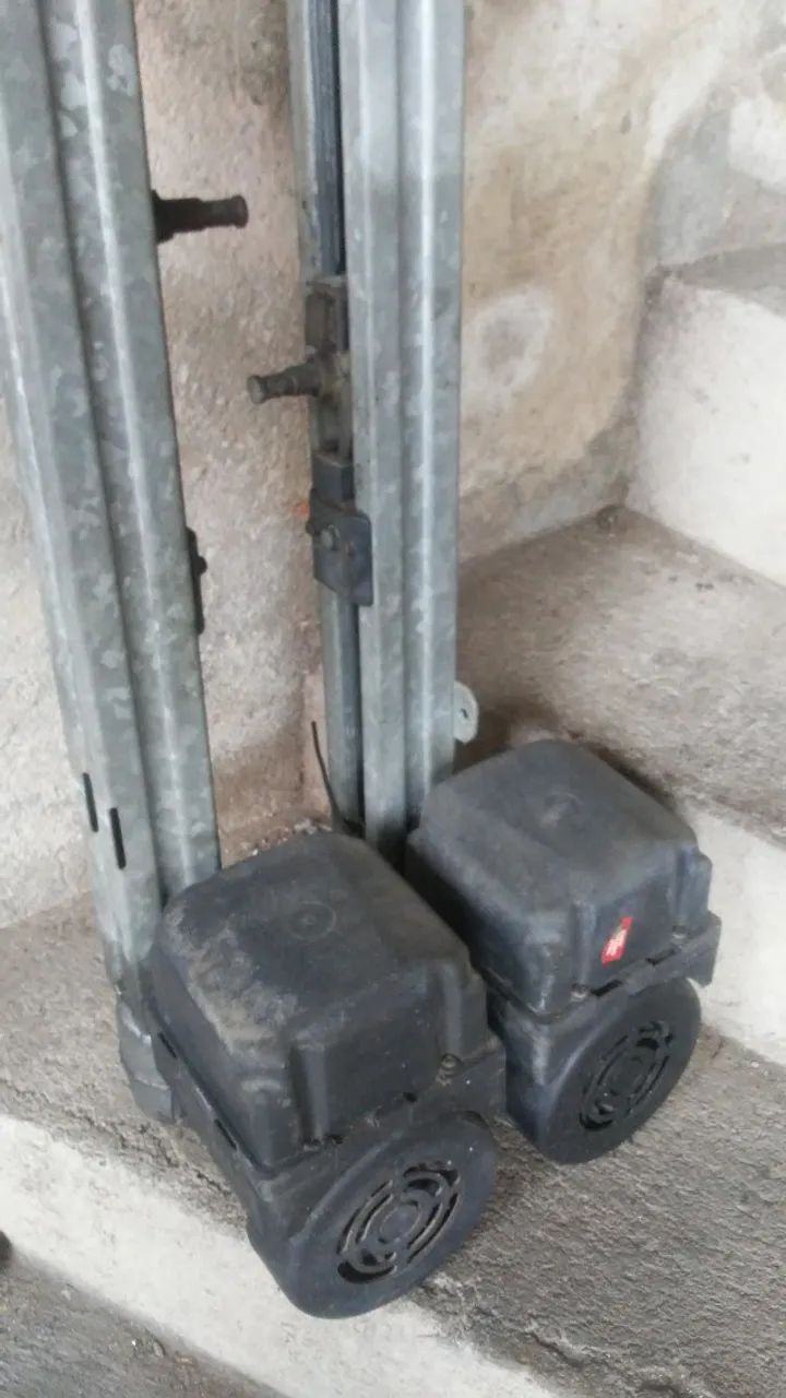 Acionamento de portão basculante automático, motor + central + acionamento