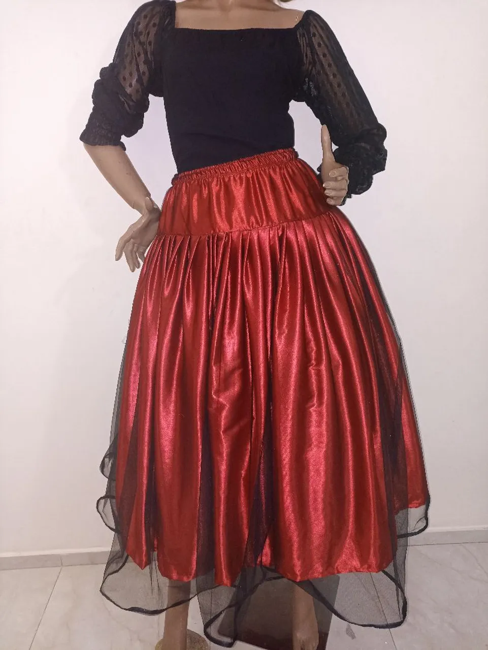 Saia de centim com tule bordado