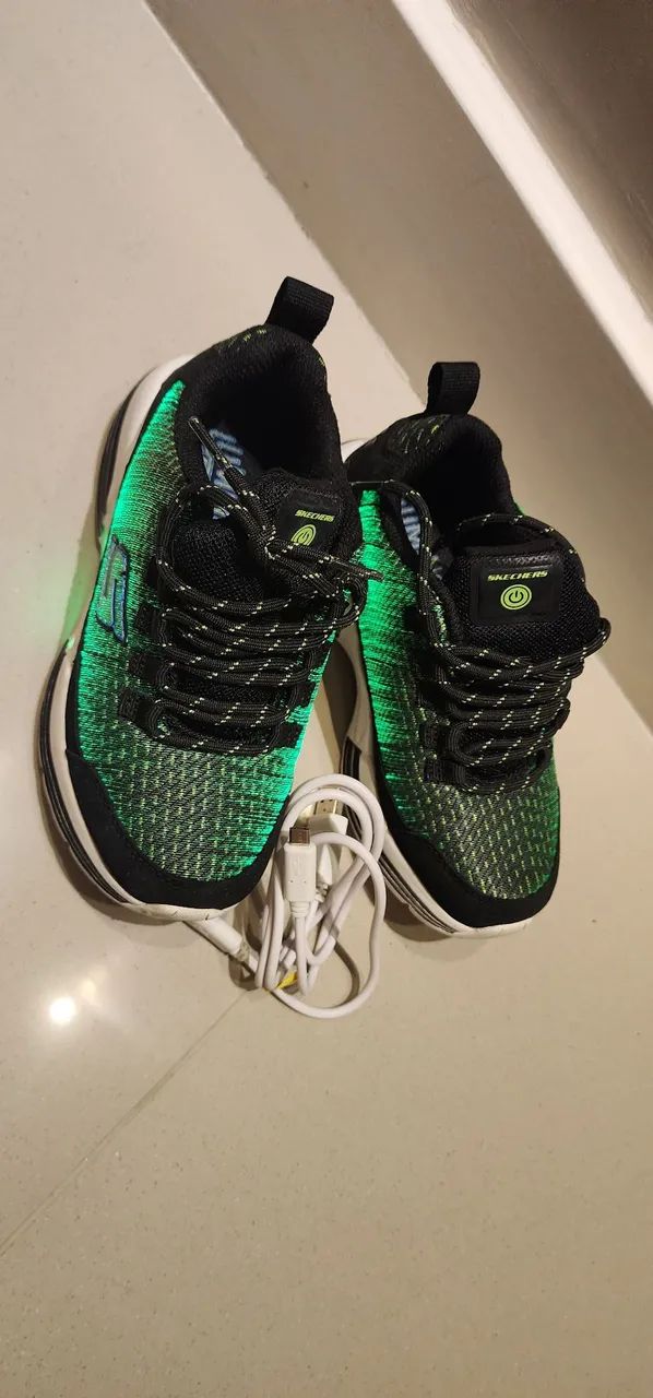 Tênis Infantil Skechers com Luz - Tamanho 27 - Foto 3