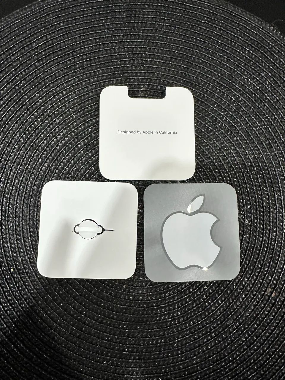 Chave para abrir iPhone e trocar chip, com adesivo