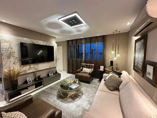 Apartamento mobiliado! 4 dormitórios (2 suítes)! Andar alto, Centro!
