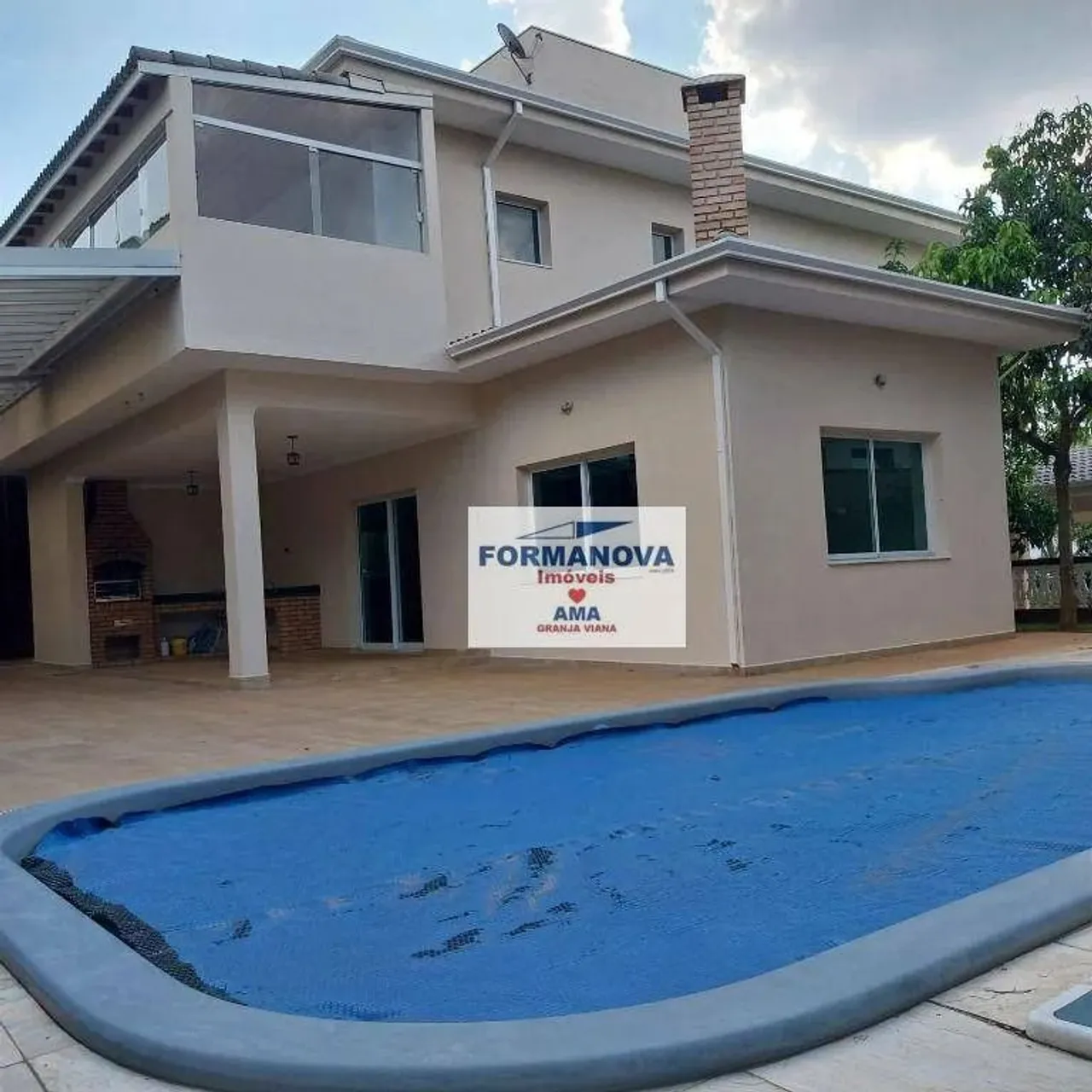 Reserva Santa Maria - Casa com 4 Suítes, Piscina e muito lazer à venda na Granja Viana