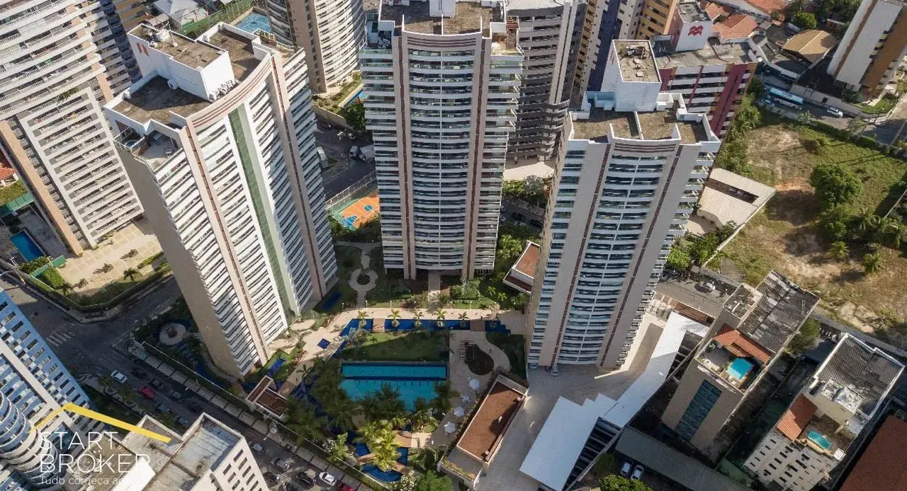 Apartamento com 3 Quartos e 4 banheiros , 196 m²