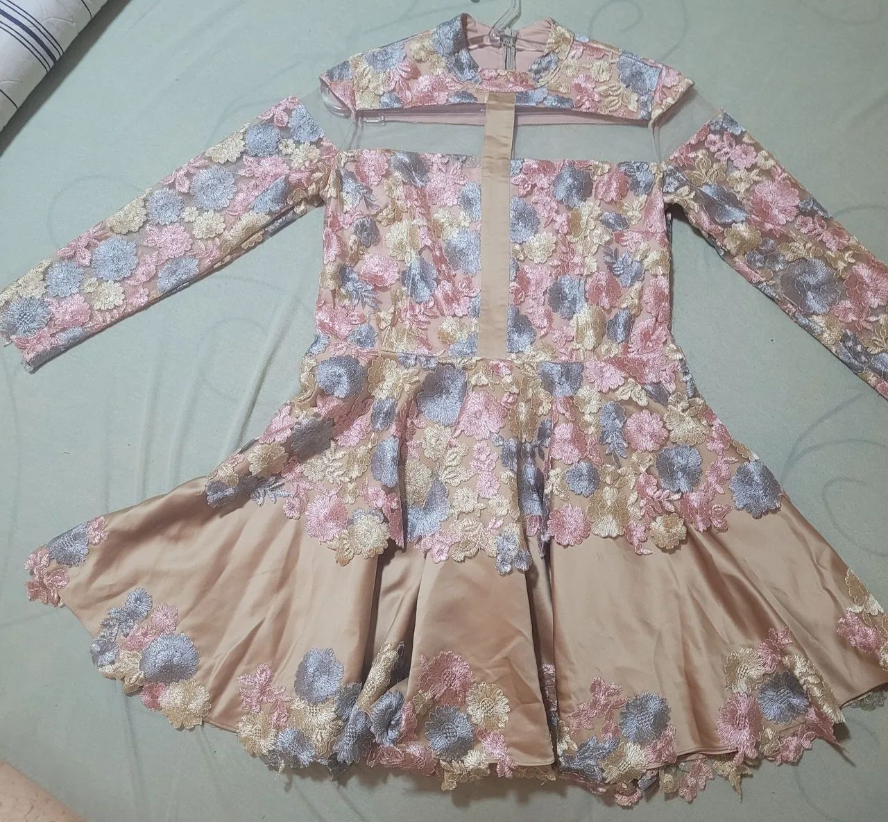 Vestido rendado floral - Foto 2
