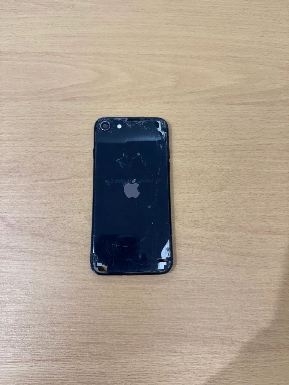 Carcaça danificada iPhone SE 2 2020 Cinza Espacial 