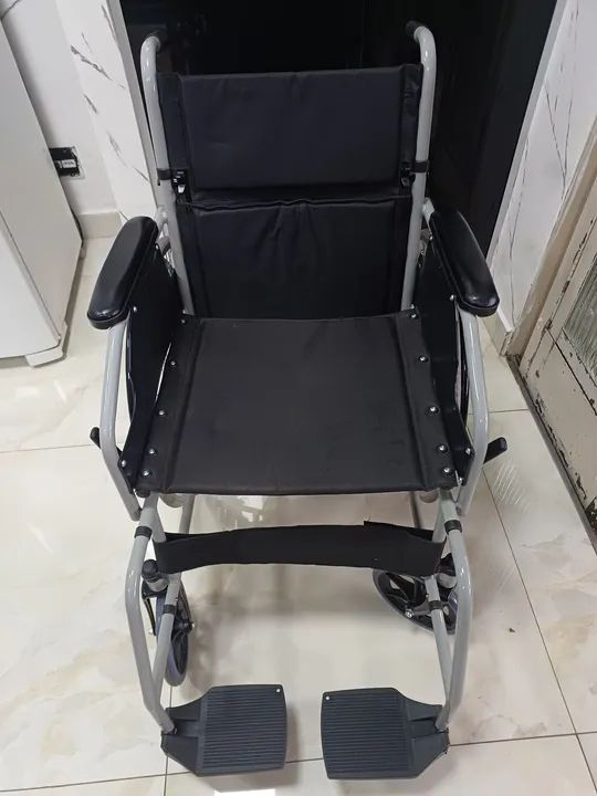 Cadeira de Rodas Manual - Nova