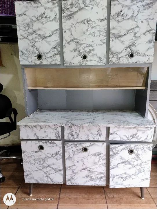 Armário de Cozinha em MDF com 6 Portas e Tampo em Mármore