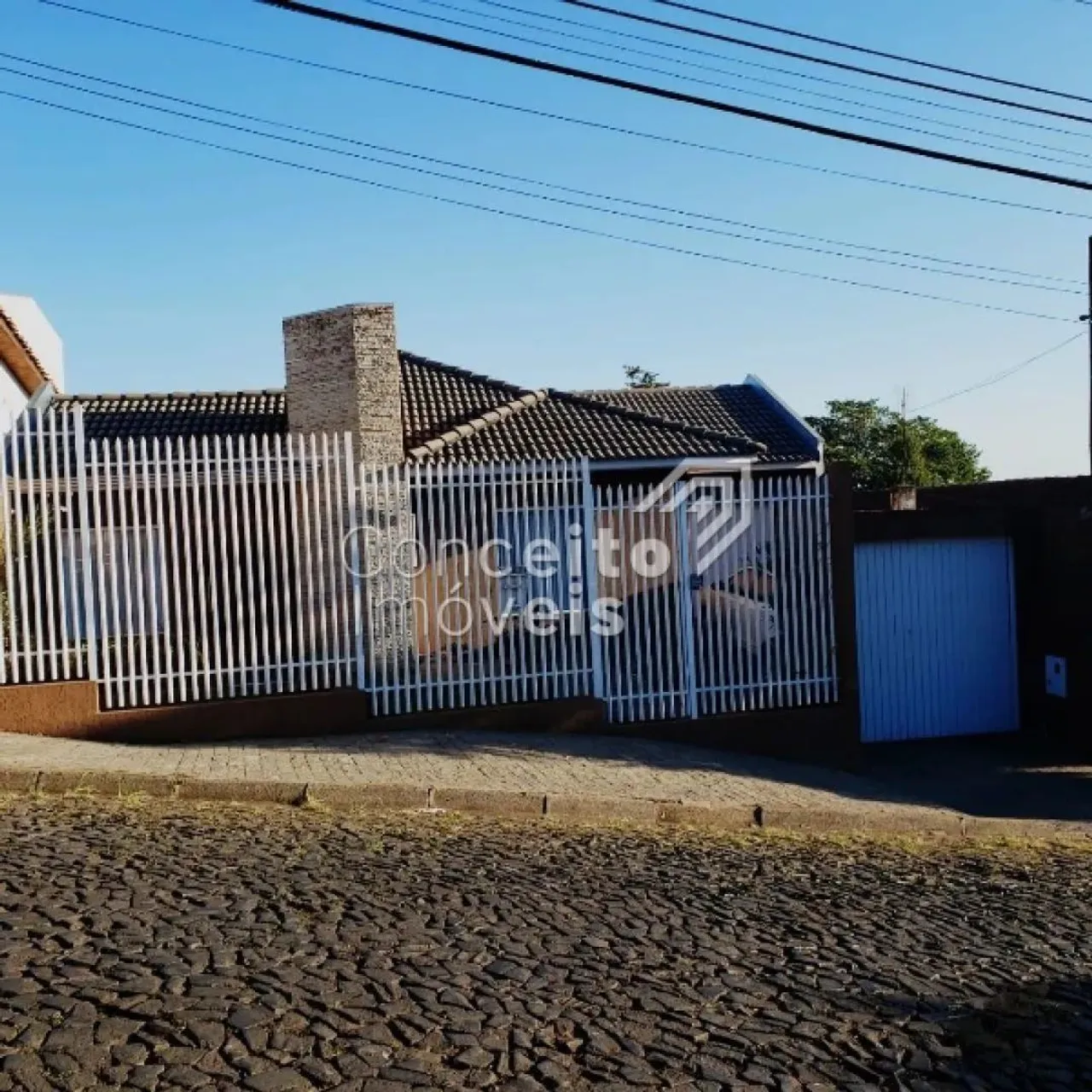 Residência com Piscina - Estrela