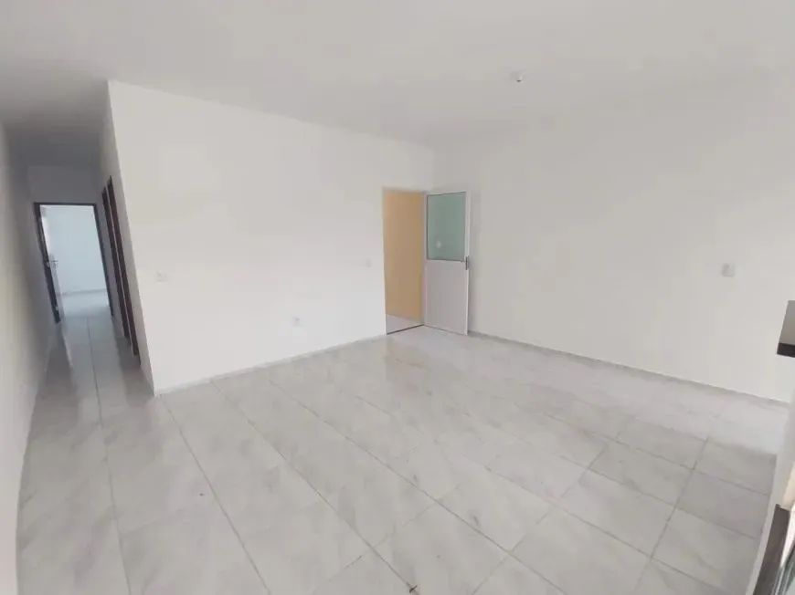 IMPERDÍVEL! CASA COM ÁREA DE LAZER COM CHURRASQUEIRA VEM CONFERIR! - Foto 4