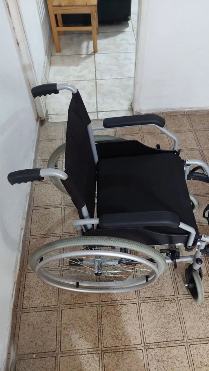 Cadeira rodas ,  rodas removíveis  Quick release - Foto 2
