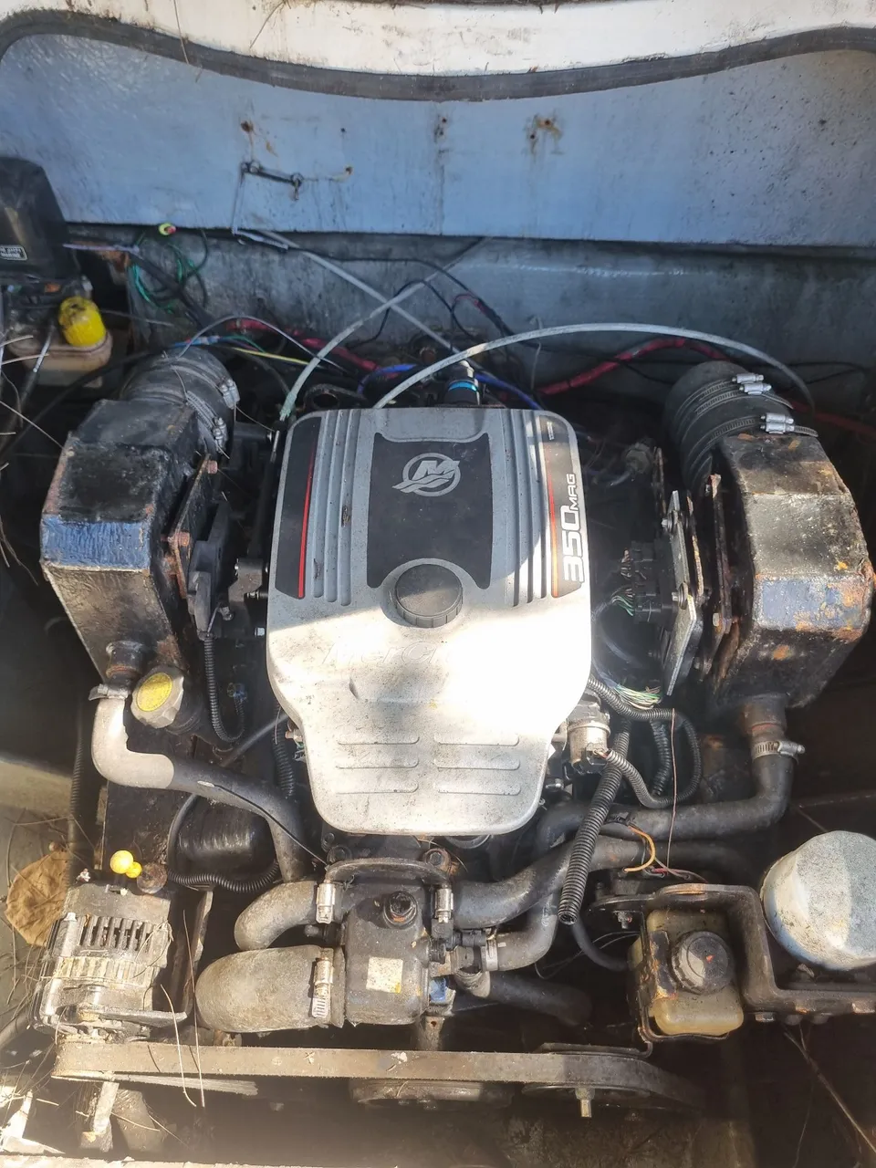 Motor ou peças Mercruiser 350 Mag para lancha