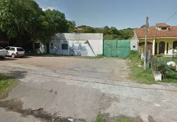 Terreno em Porto Alegre, no bairro Vila Nova, para locação.