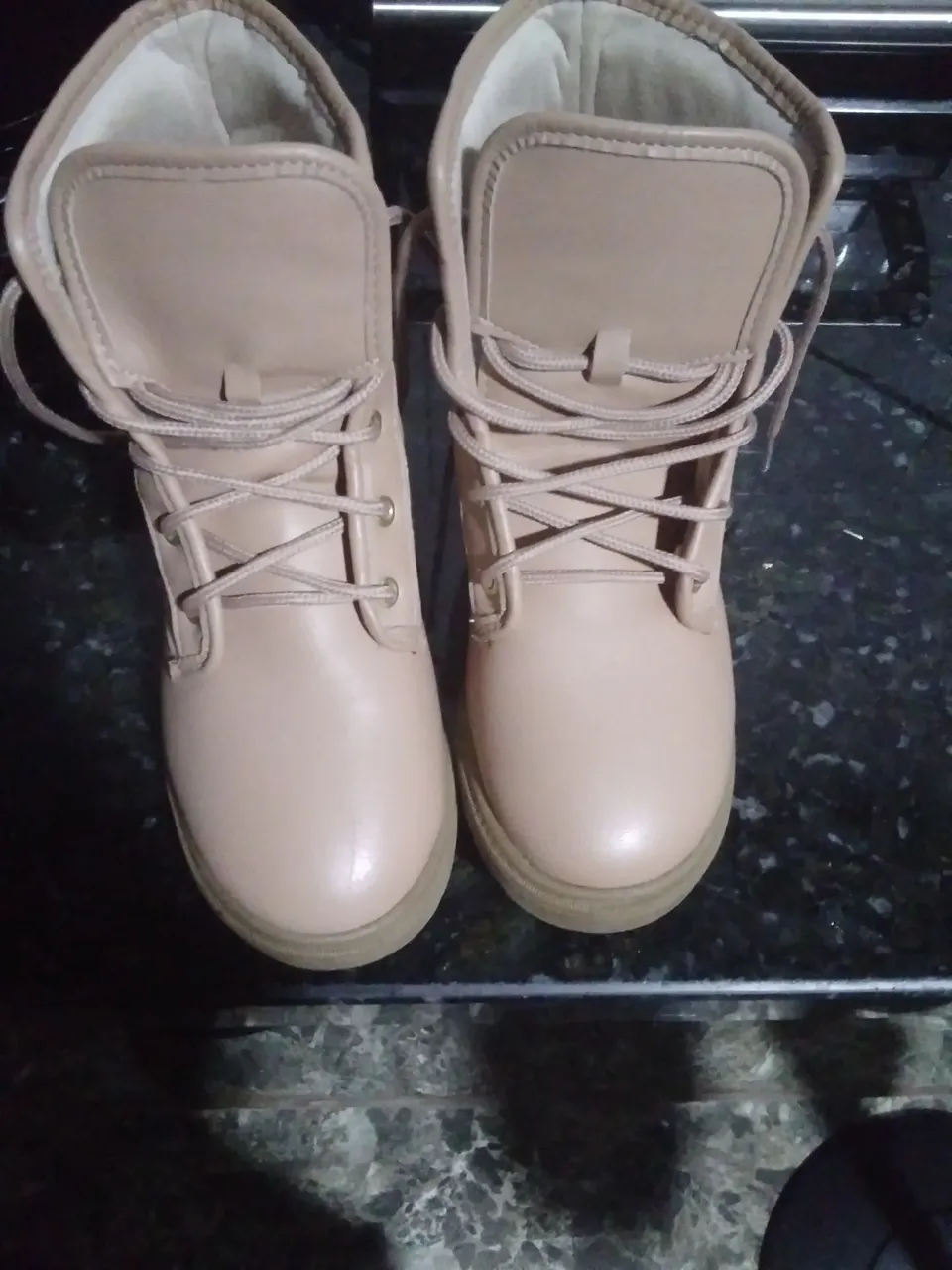 Bota feminina bege
