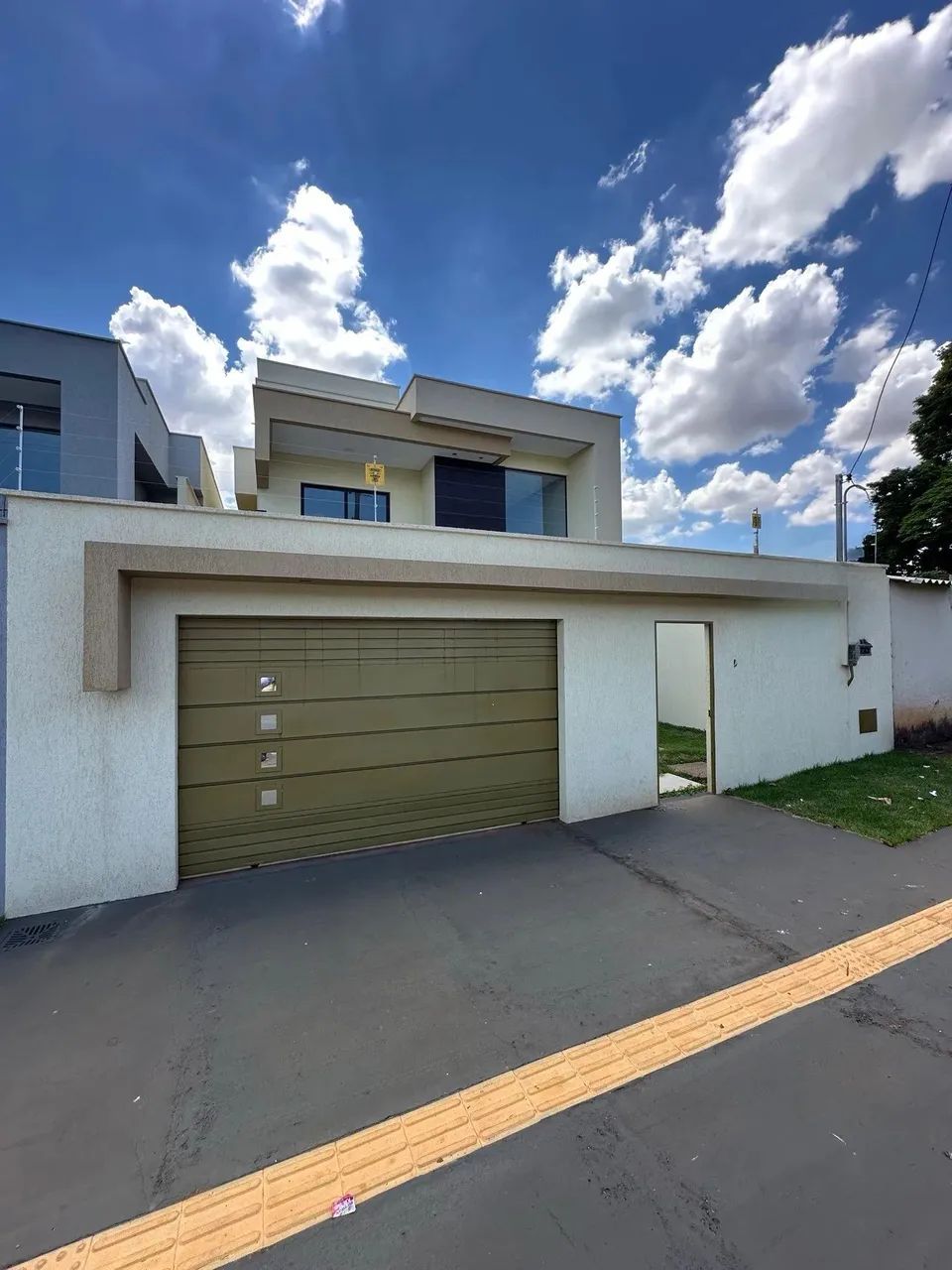 Lindo Sobrado Novo à Venda no Jardim  4 Suítes + Lavabo | Alto Padrão