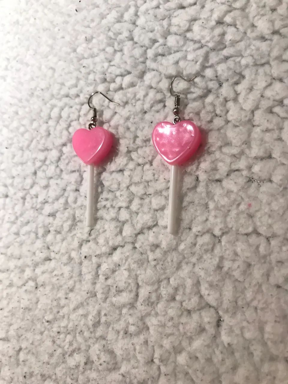 Brinco pirulito de coração rosa - Foto 3