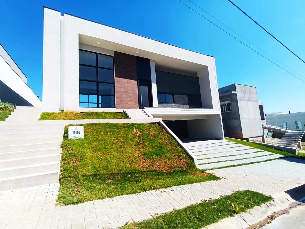 Casa Térrea á venda no Condomínio Shamballa em Atibaia, lazer e segurança para sua família