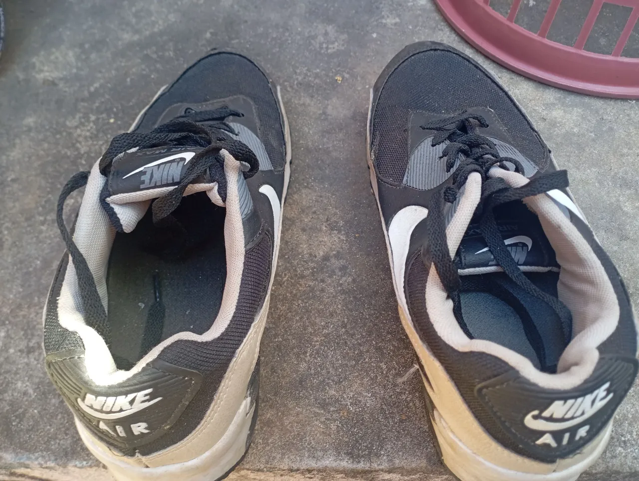 Tênis Nike Air Max 90 - Preto e Branco