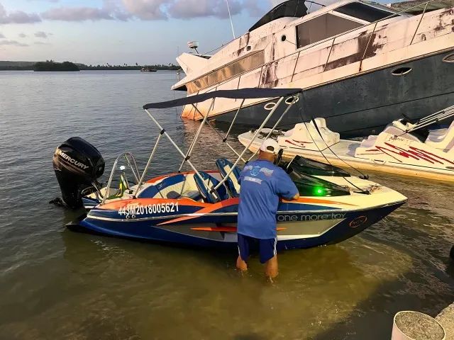 Lancha Xspeed motor mercury 40 HP 4 tempos