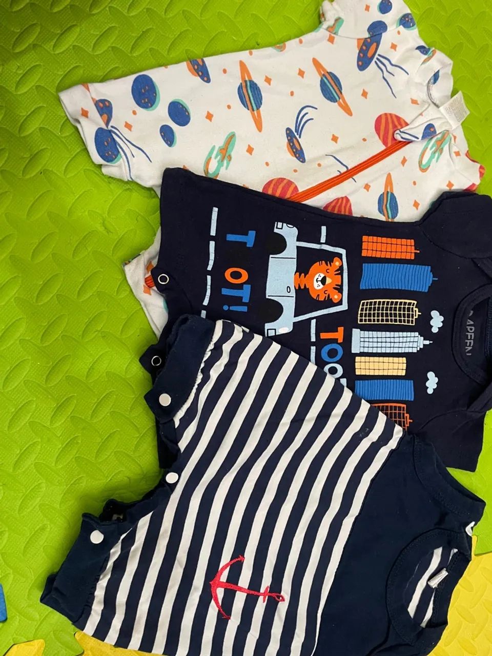 Lote de Macacões Infantis - 3 peças - Foto 2