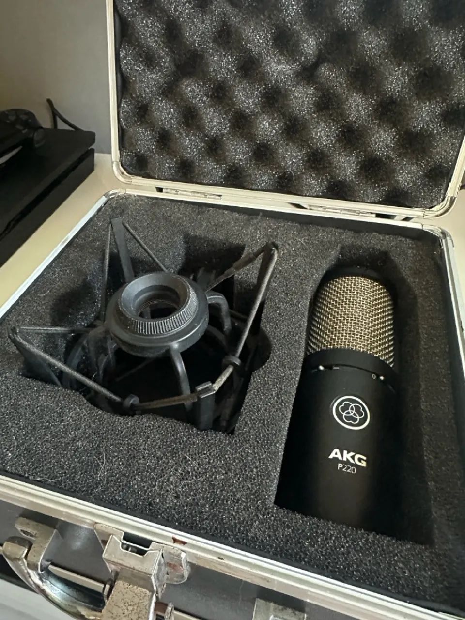 Microfone Condensador AKG P220 - Alta Qualidade - Foto 2