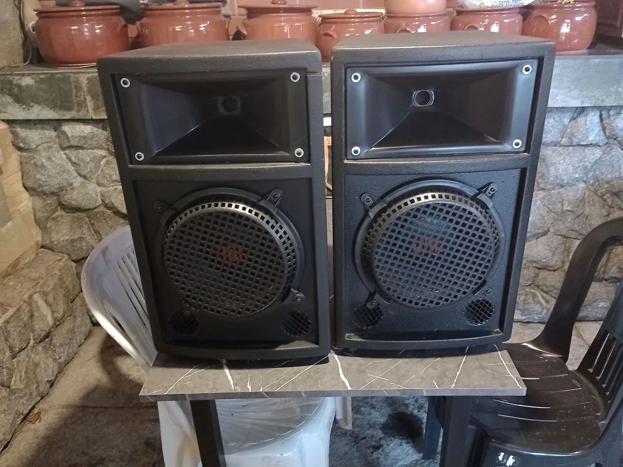 Caixas de som 1x10 e Driver Titanium 