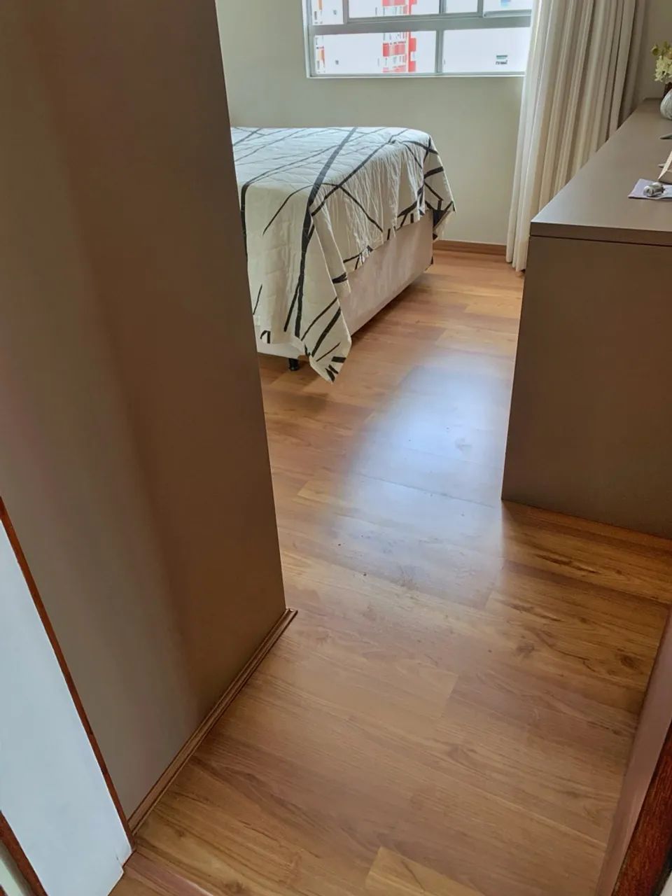 Instalação de Piso Laminado com Acabamento Profissional - Foto 2