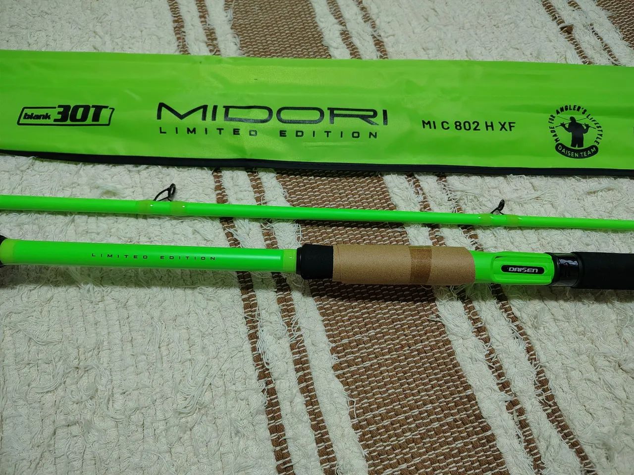 Vara Daisen Midori Limited Edition 60 libras 2.40mt carbono 30 tons  - Foto 2