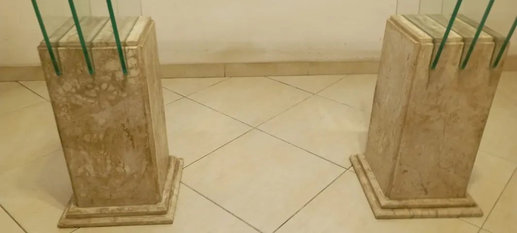 Mesa com Tampo de Vidro e Base em Mármore Travertino  - Foto 3