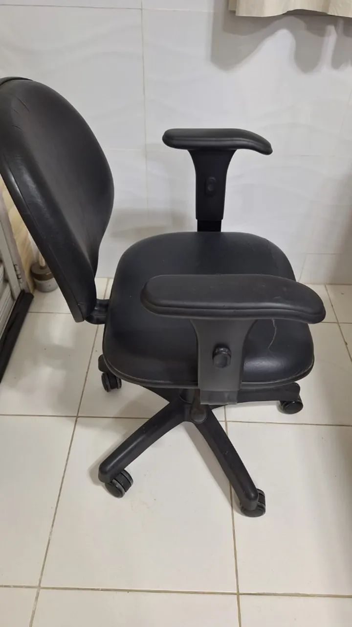 Cadeira de escritório de secretária em couro - Foto 4