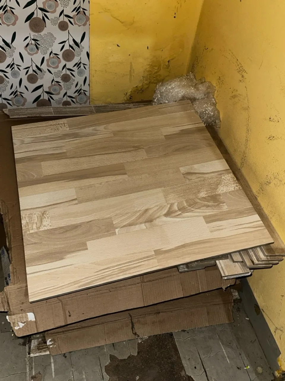 Porcelanato Esmaltado 61x61cm - Novo 29 peças 10,79M2