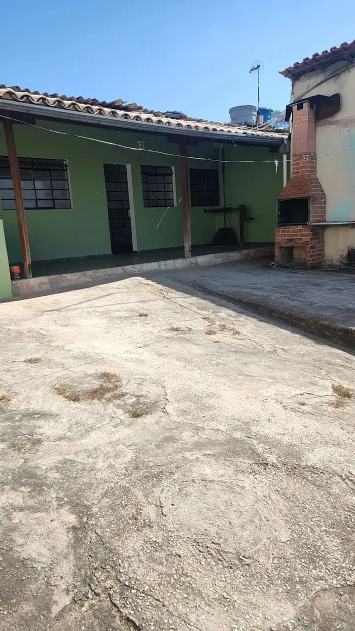 Barracao 2 quartos/1 vaga garagem, entrada coletiva/imovel independente - Bairro Alvorada