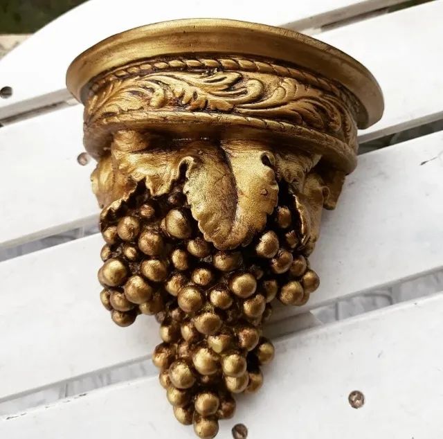 Oratório peanha dourada envelhecida suporte para imagem vaso antigo ou santo 24cm altura