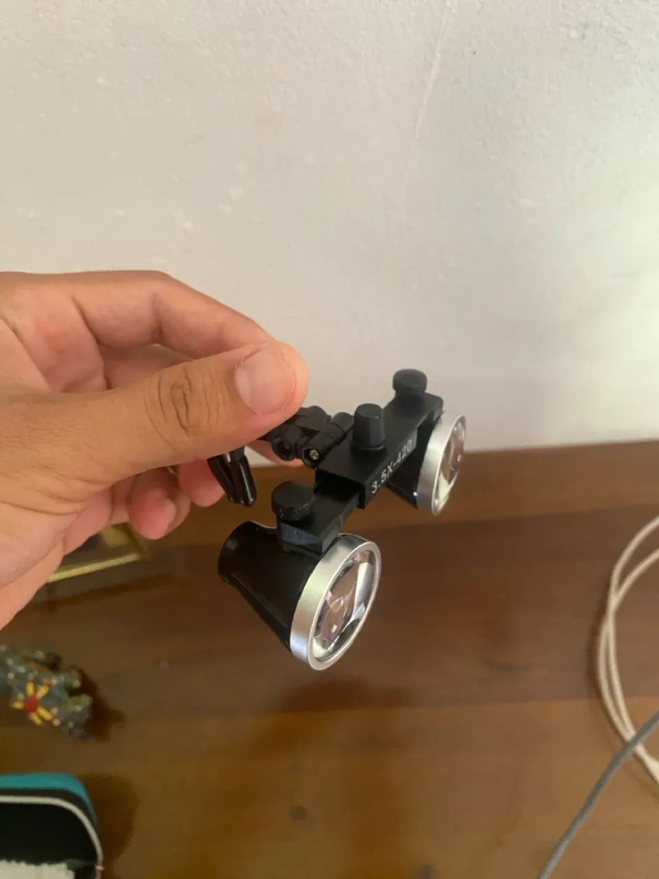 Lupa 3.5x adaptável ao óculos 