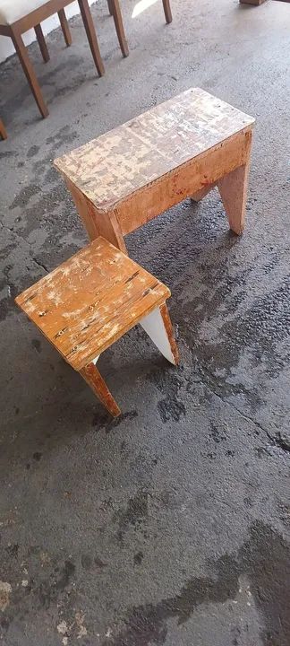 Conjunto de 2 Bancos de Madeira