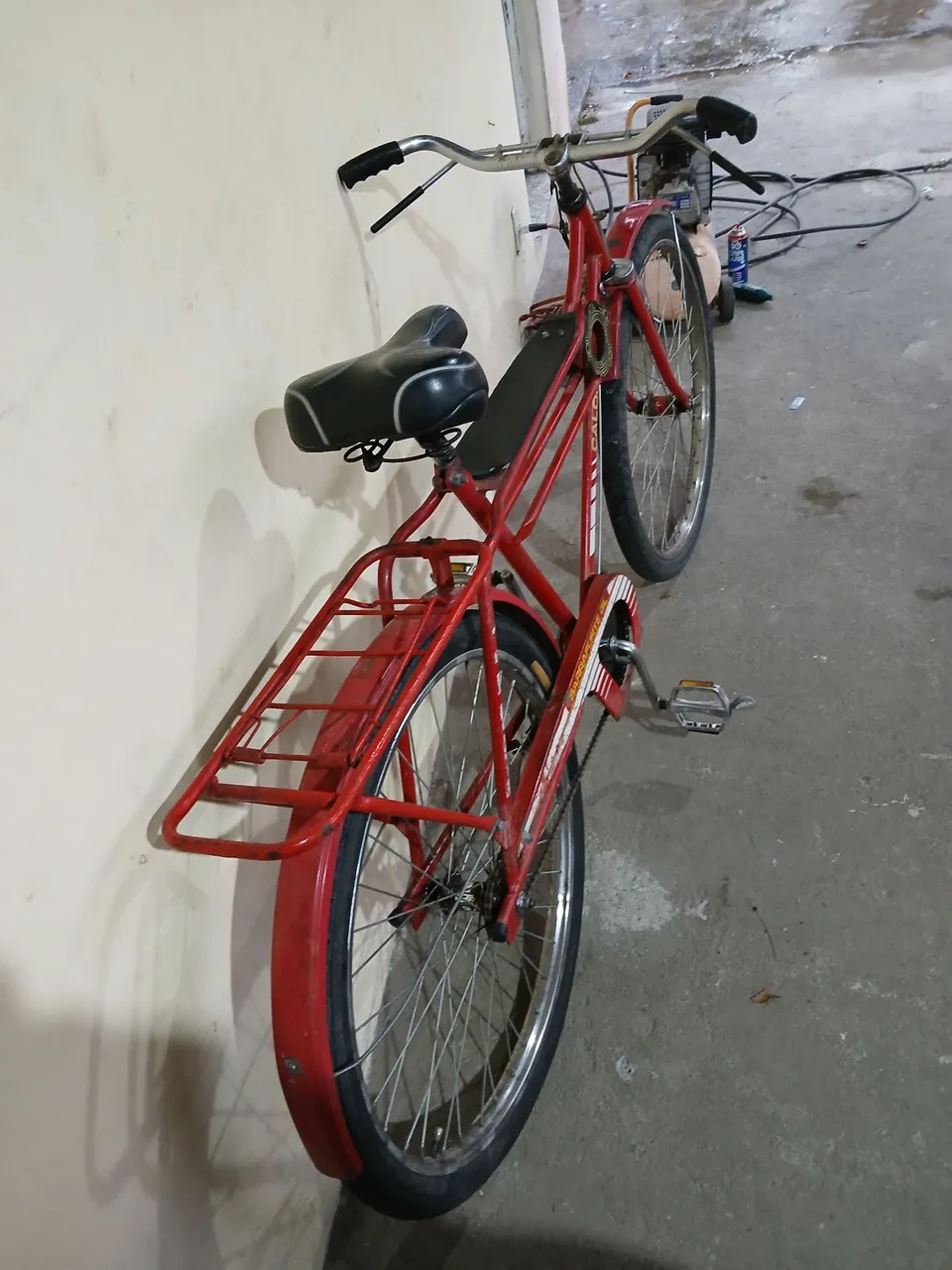 Bicicleta caloi barra forte GL 86 vermelha ((retirada no local))