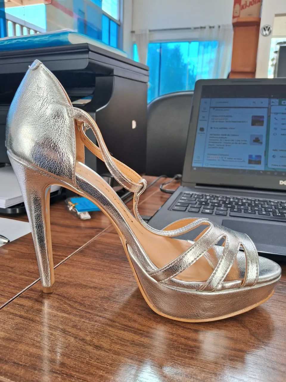 Sandália Plataforma Prateada - Elegância nos seus pés!
