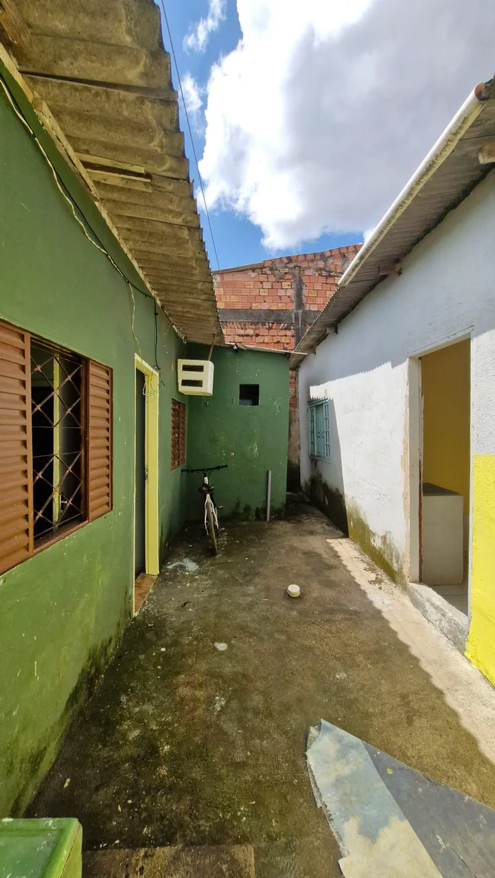 ALUGA-SE 2 APARTAMENTOS