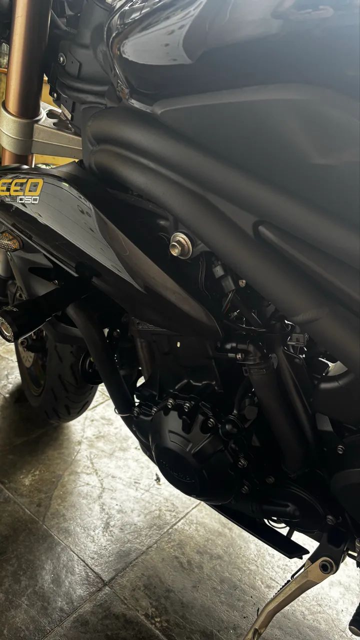 Triumph Speed Triple 1050 - Foto 4
