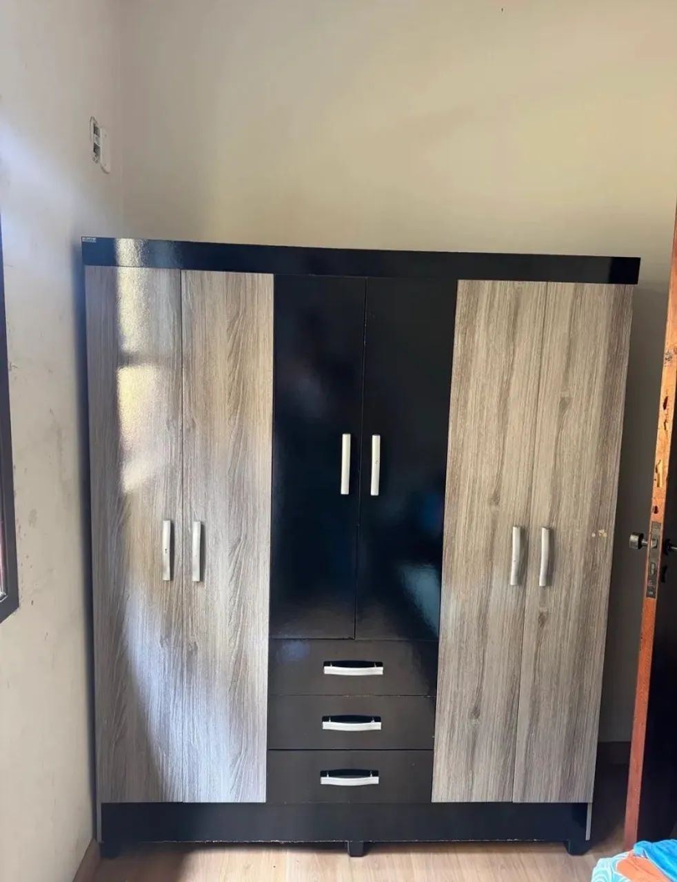 Vendo guarda-roupa de solteiro entrego e monto  - Foto 2