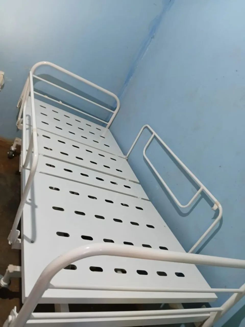 Cama hospitalar semi nova R$ 2.500,00 - Foto 2